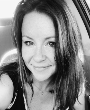 The bio image for fellow, April May Parker.